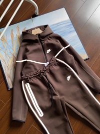 Brown reflective outfit