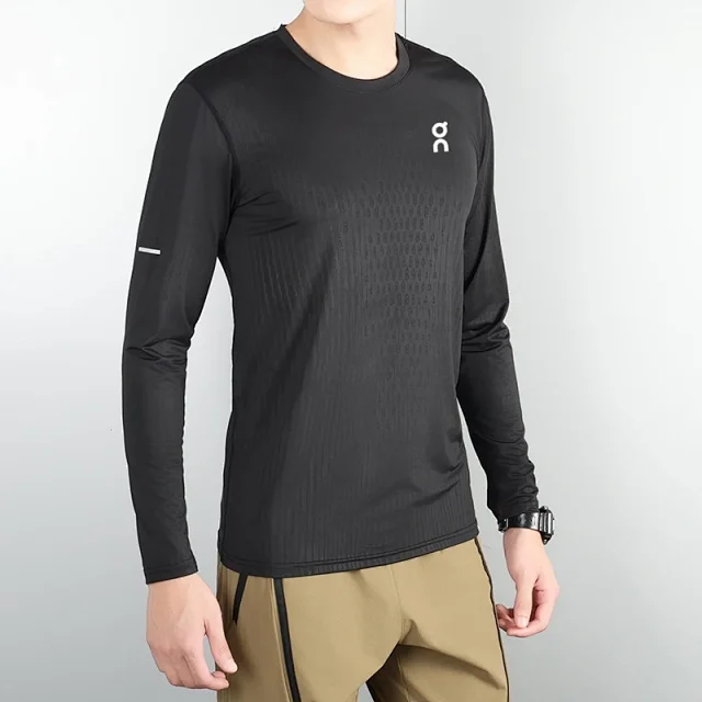 On Shirts Long-sleeve crew-neck performance shirt product detail image 5