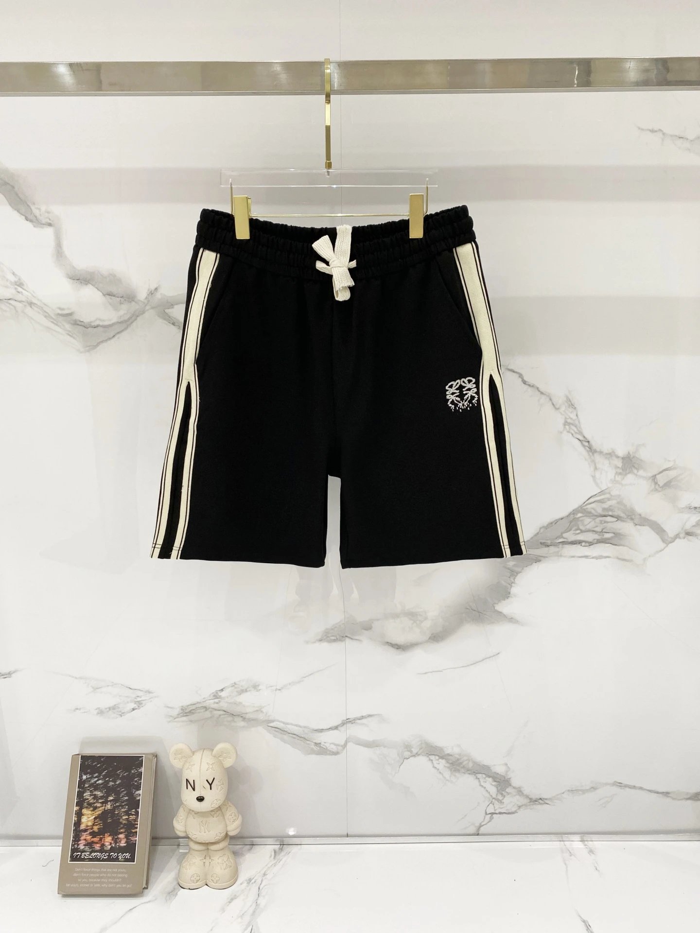 Loewe Shorts Anagram-embroidered drawstring with contrast side stripes image 4