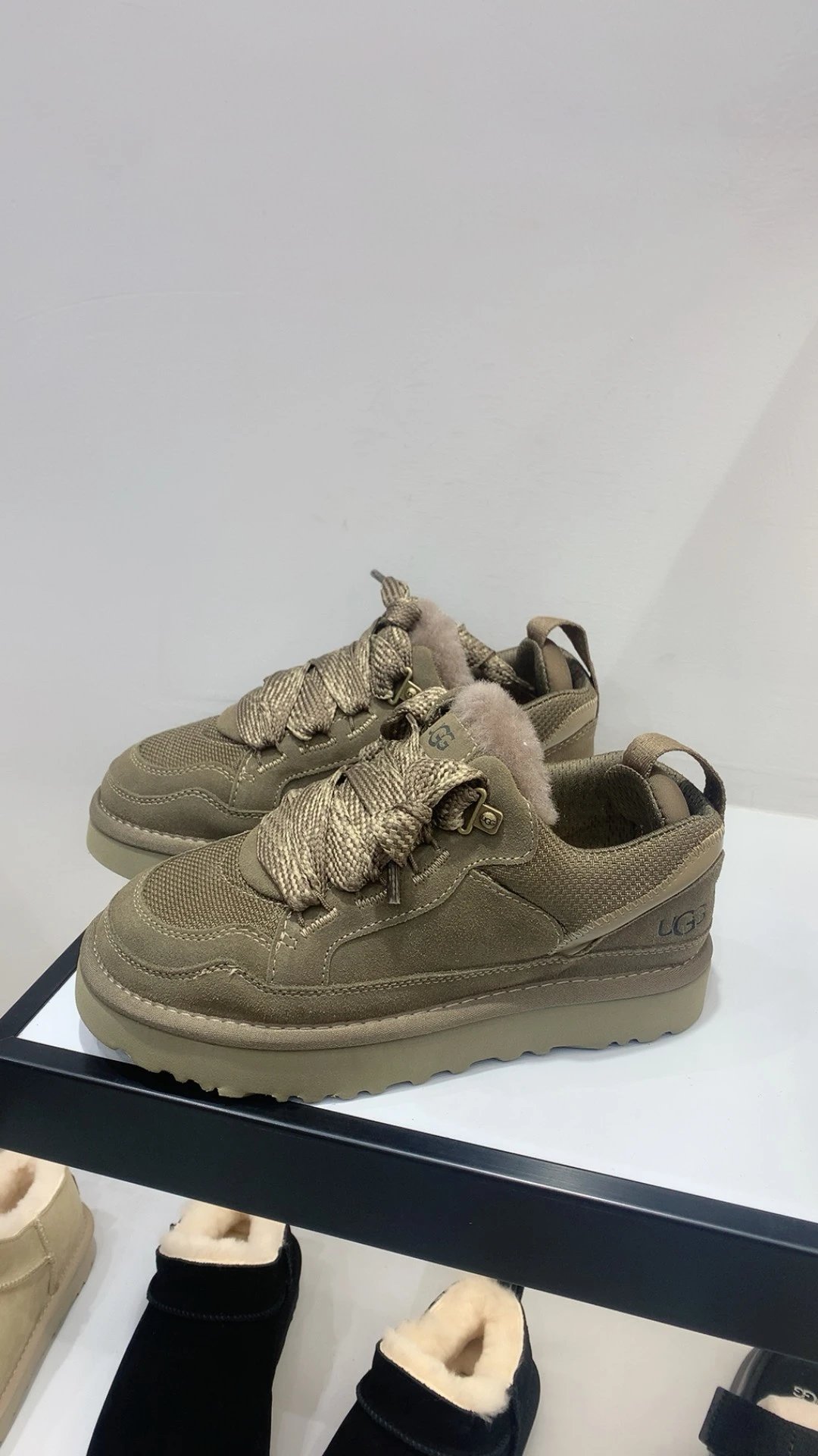 UGG Lowmel Sneaker Olive Suede