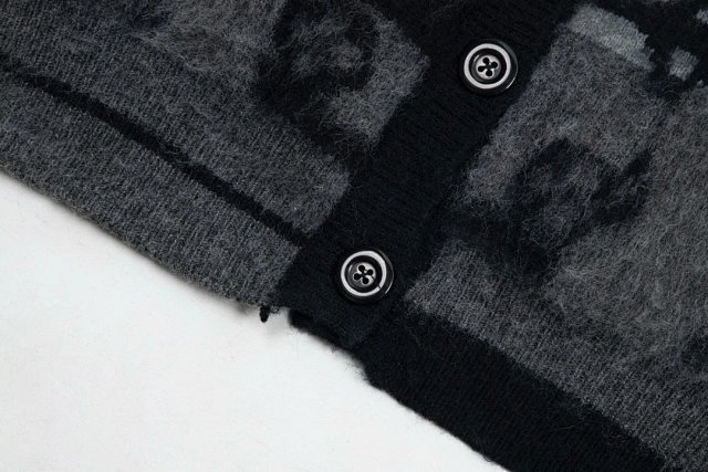 Louis Vuitton sweater: seller detail photo 9