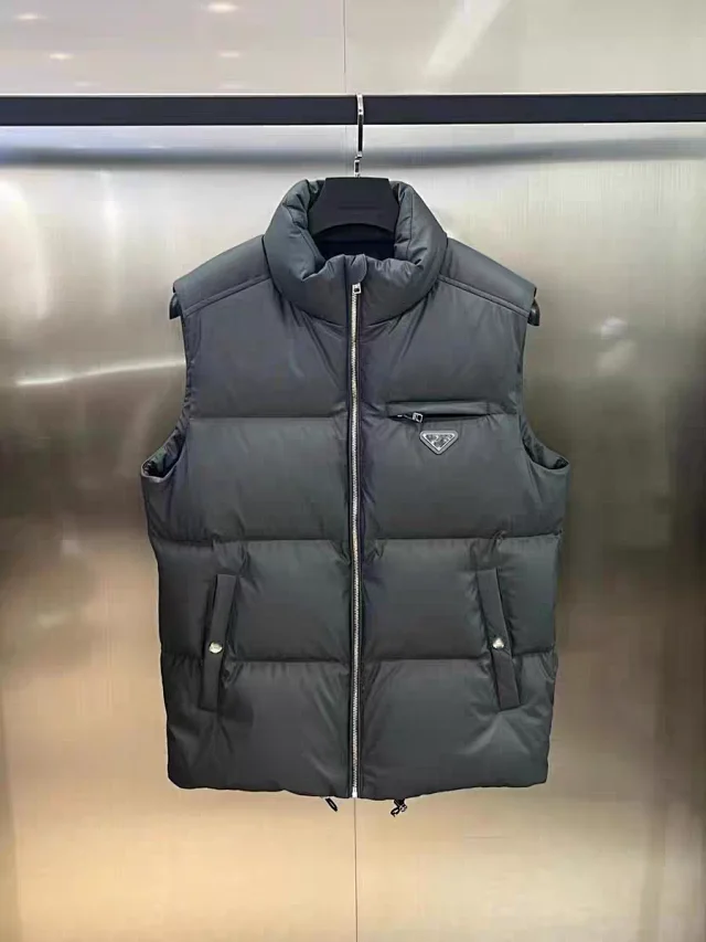 Prada Vests DX 129-10 Puffer Vest product detail image 6