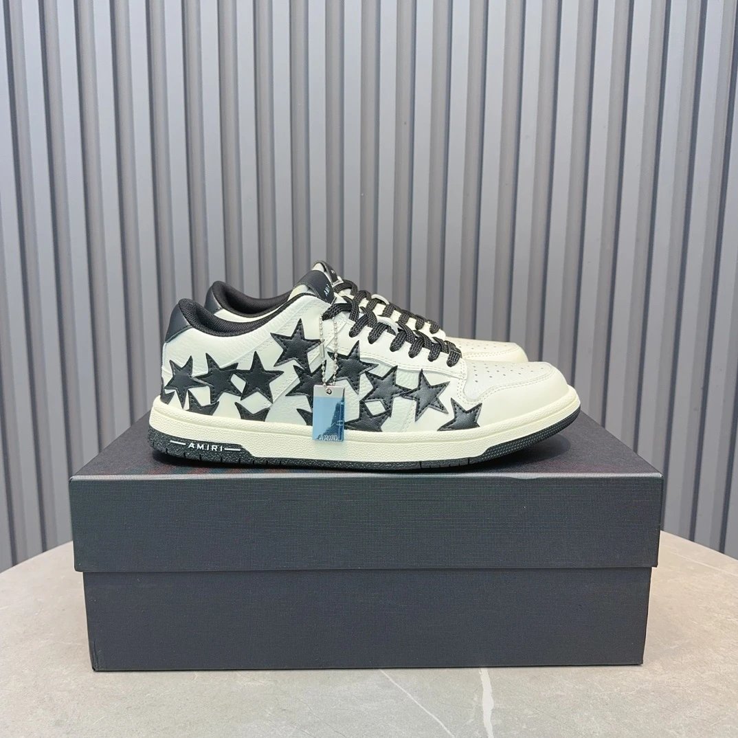 Design Star-Embellished Low-Top Sneakers in Pastel Blue and Beige - 11