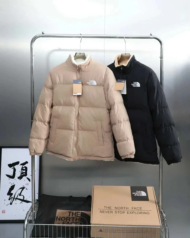The North Face Jackets DX 60-11 Reversible Sherpa-Lined Padded Jacket product detail image 2