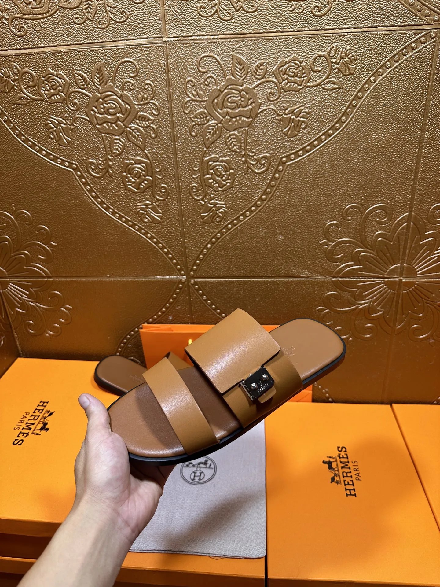 Hermès Oran Sandals Black and Red Leather Slippers - 4