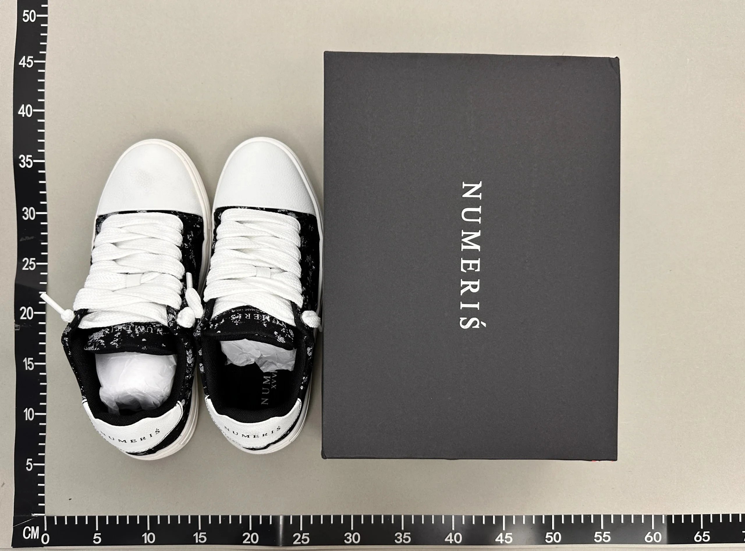 Design Denim-Style Sneakers with Pink Laces Black / White - 2