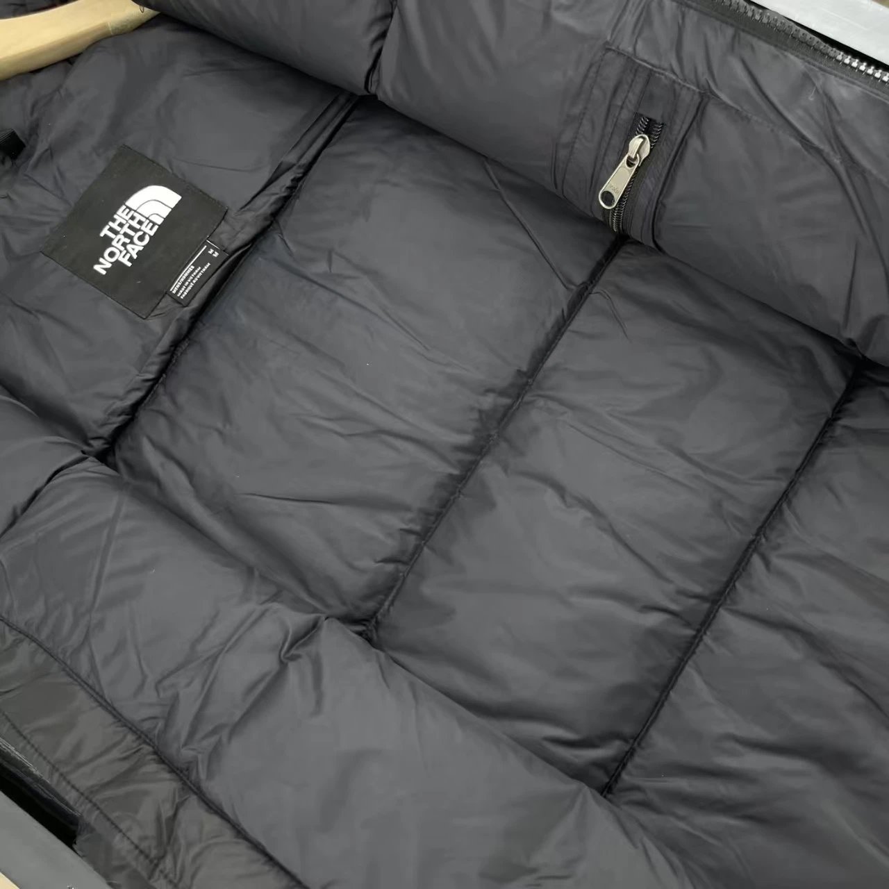 The North Face 700 Fill Down Vest Black Outerwear.vest - 6
