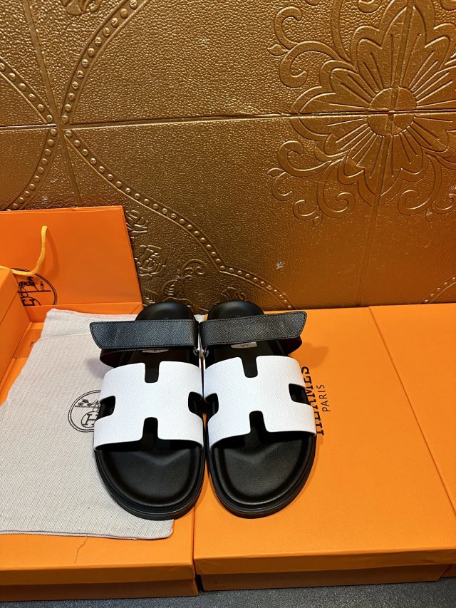 Fendi: seller detail photo 5