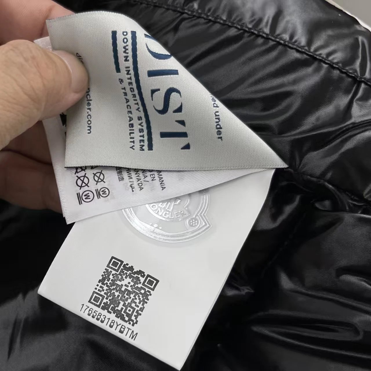 Moncler Maya Vest Black Down Vest Outerwear.vest - 7