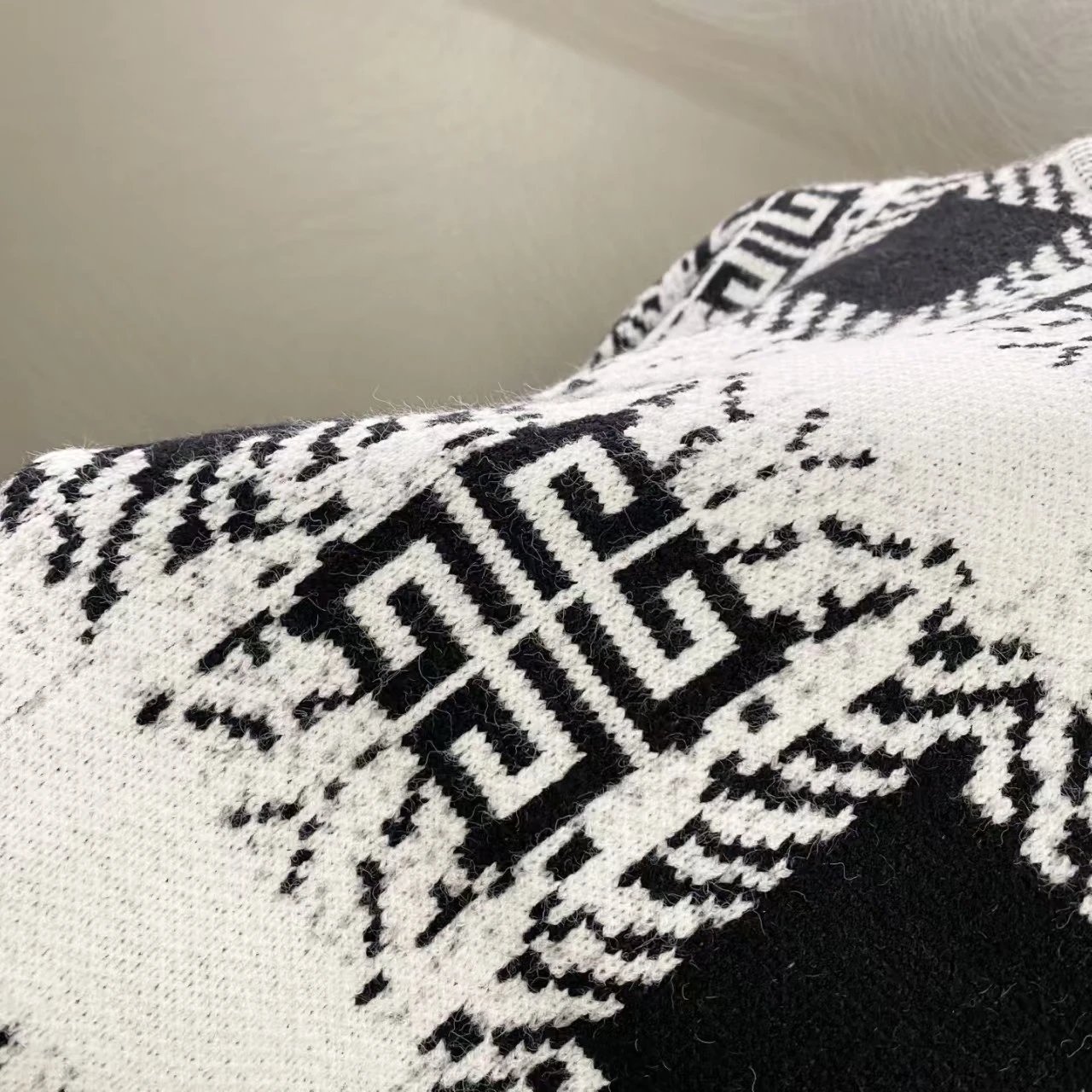 Givenchy 4G Pattern Knit Sweater Black and White - 6
