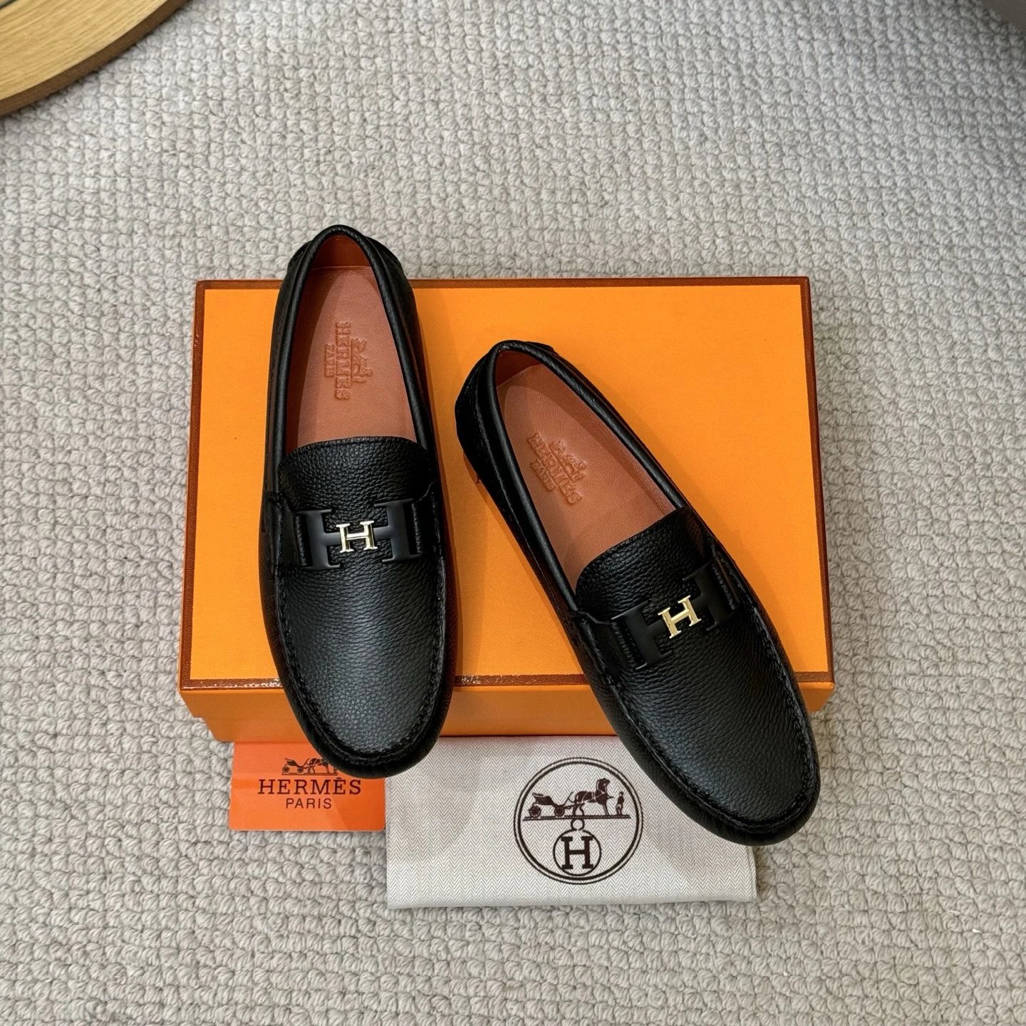 Hermès H-Clasp Loafers [4 styl