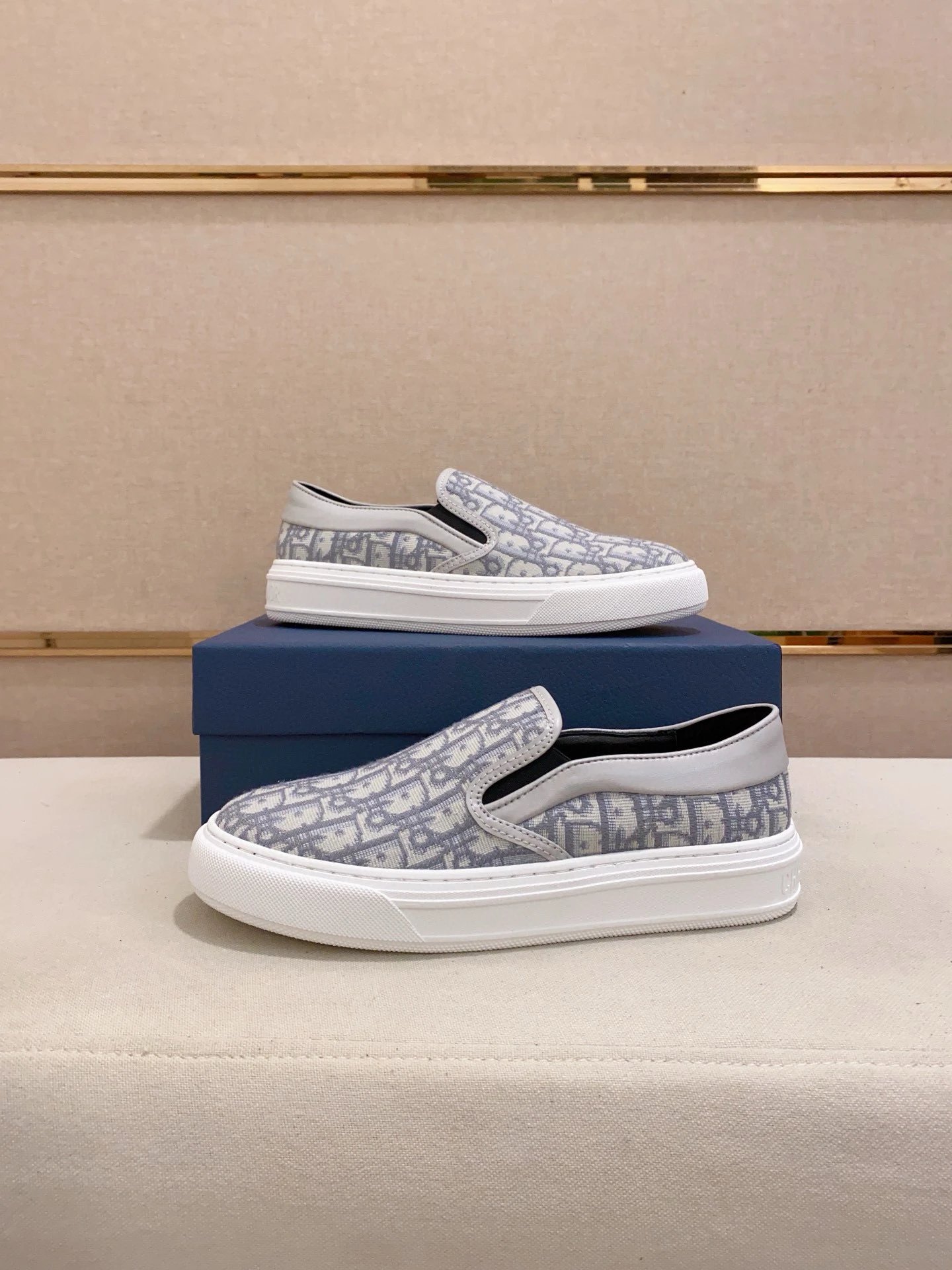 Dior B23 Oblique Monogram Black and White Sneakers Chunky Sneakers - 3