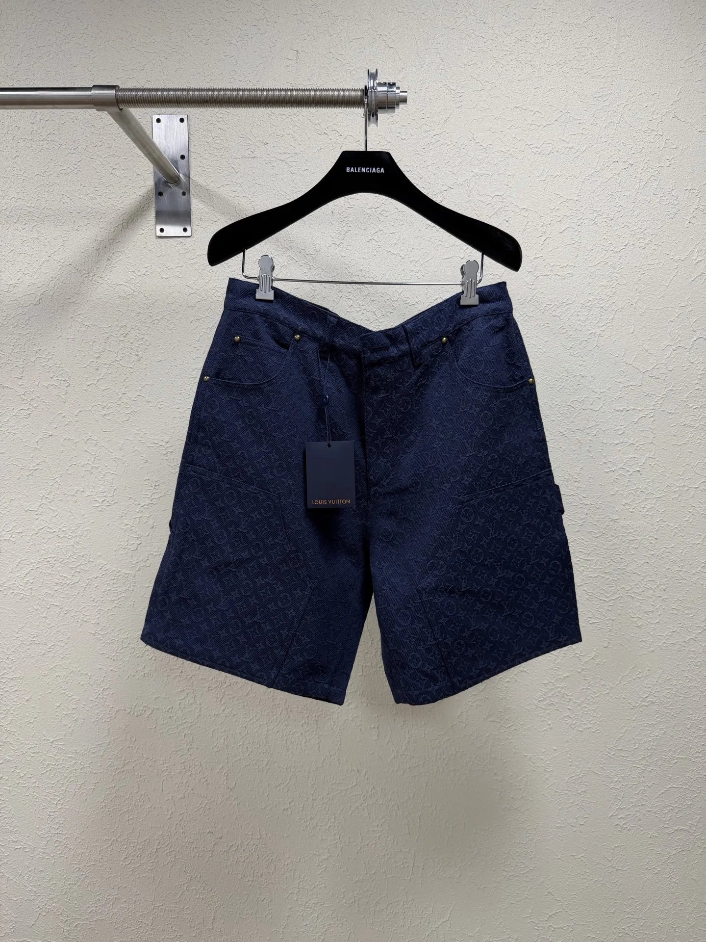 Lv Shorts