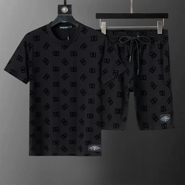Louis Vuitton Matching Sets Crew-Neck T-Shirt and Drawstring Shorts Set product detail image 5