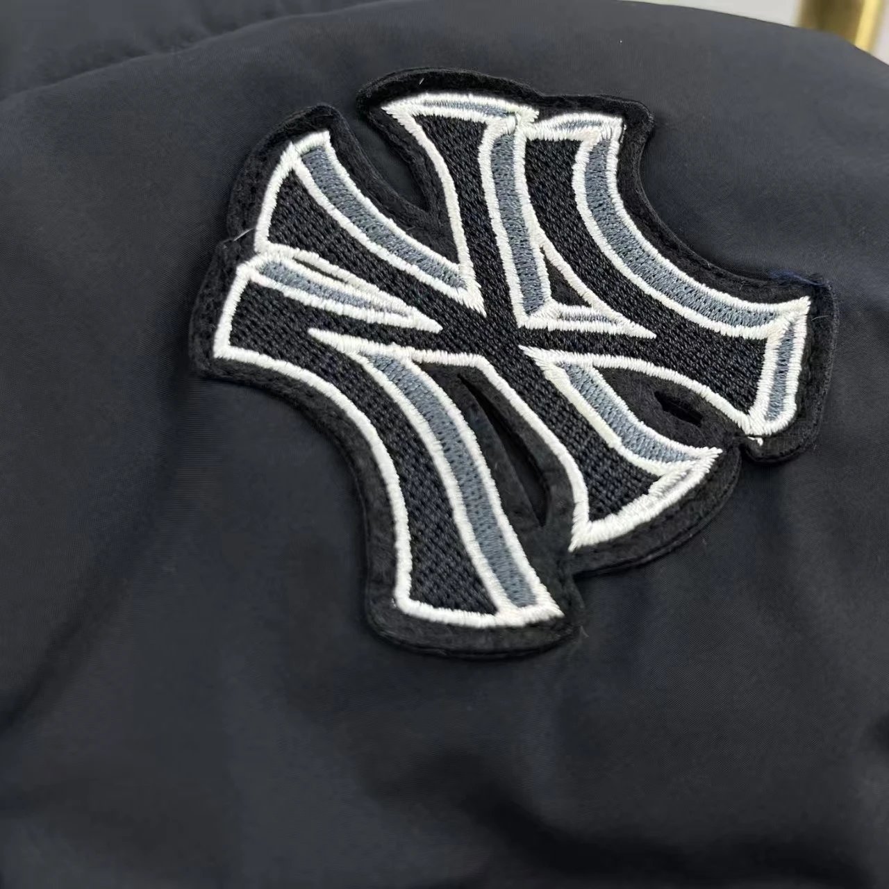 New York Yankees Puffer Vest White Outerwear.vest - 7