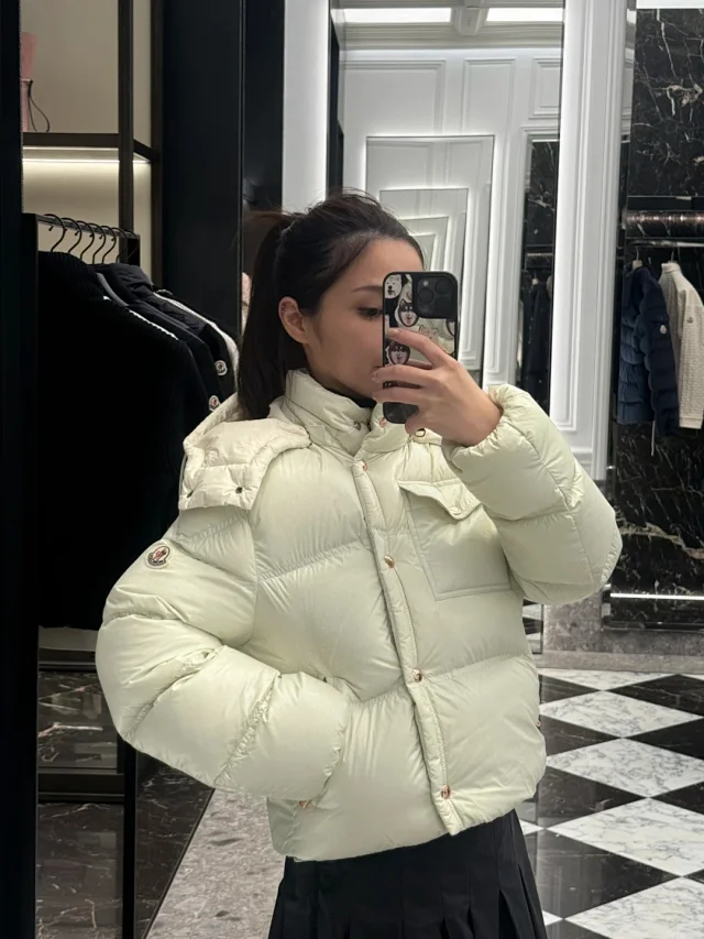 Moncler Down Jackets Hooded puffer with flap chest pocket product detail image 8