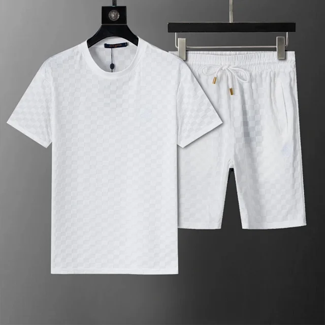 Louis Vuitton Matching Sets Crew-Neck T-Shirt and Drawstring Shorts Set product detail image 2