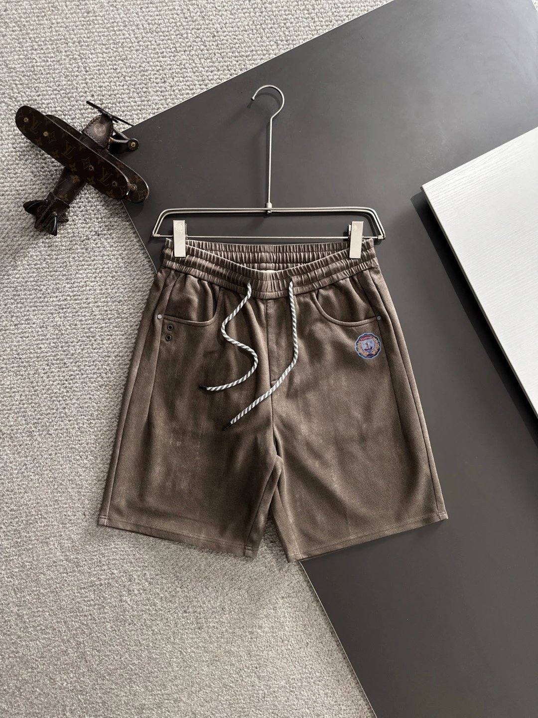 Lv Shorts