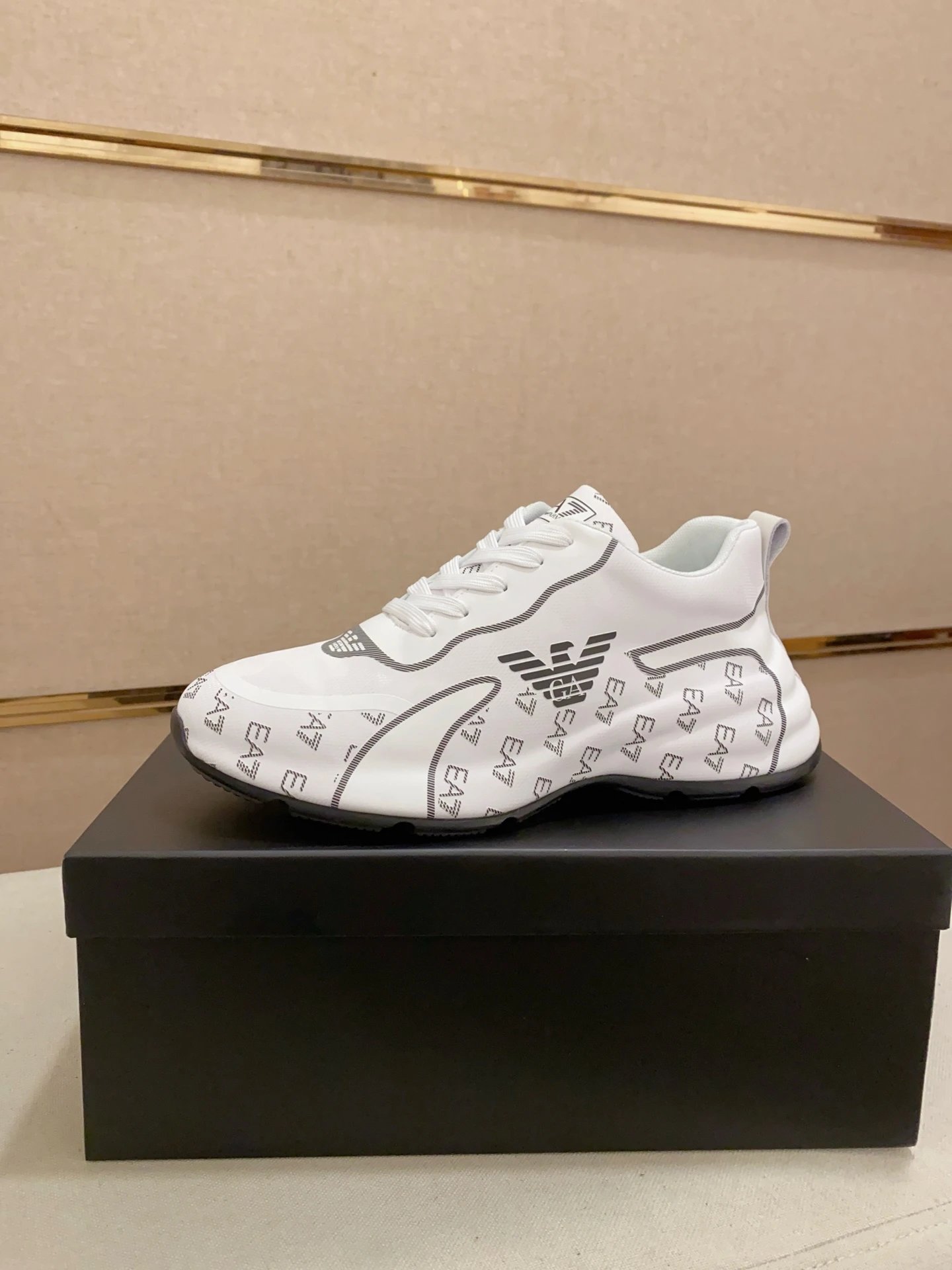 EA7 Emporio Armani Gekko Runner White Black