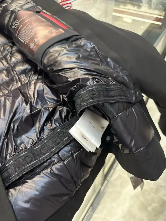 Moncler Down Jackets Fur-trim hooded belted jacket product detail image 10