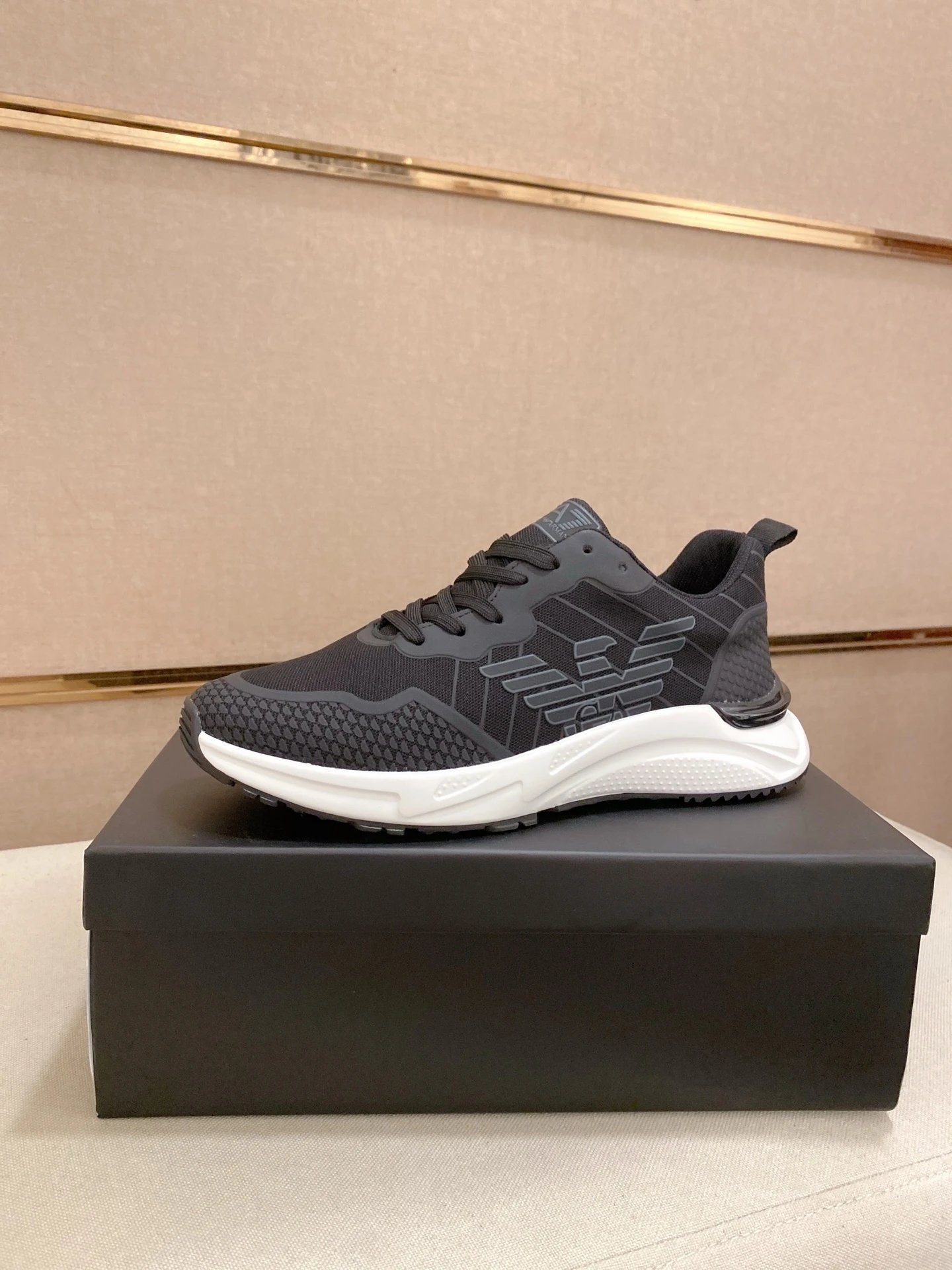 EA7 Emporio Armani Eagle Runner Black White