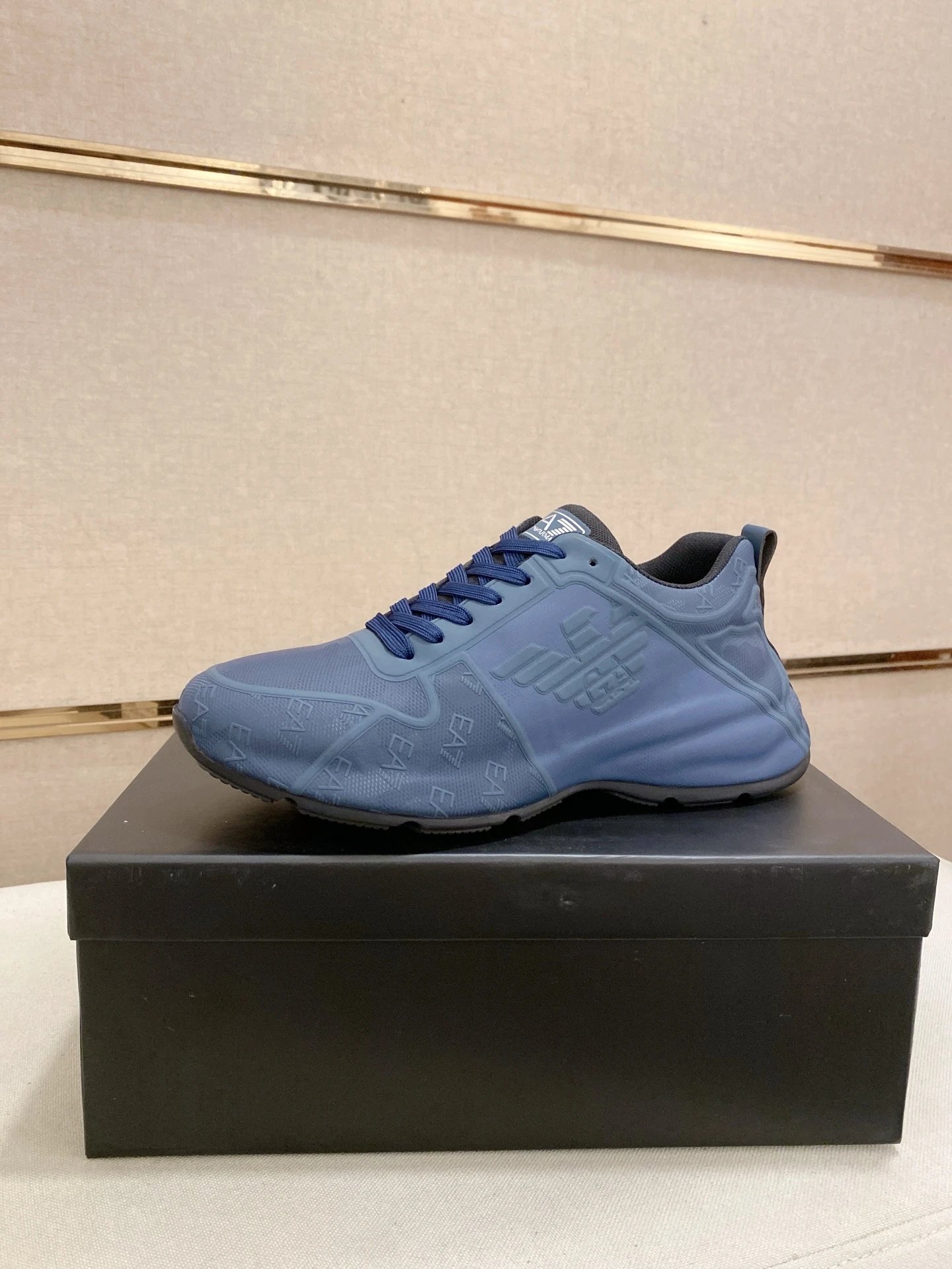 EA7 Emporio Armani Gekko Runner Blue Monogram