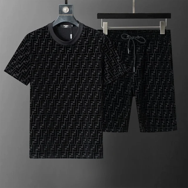 Louis Vuitton Matching Sets Crew-Neck T-Shirt and Drawstring Shorts Set product detail image 3