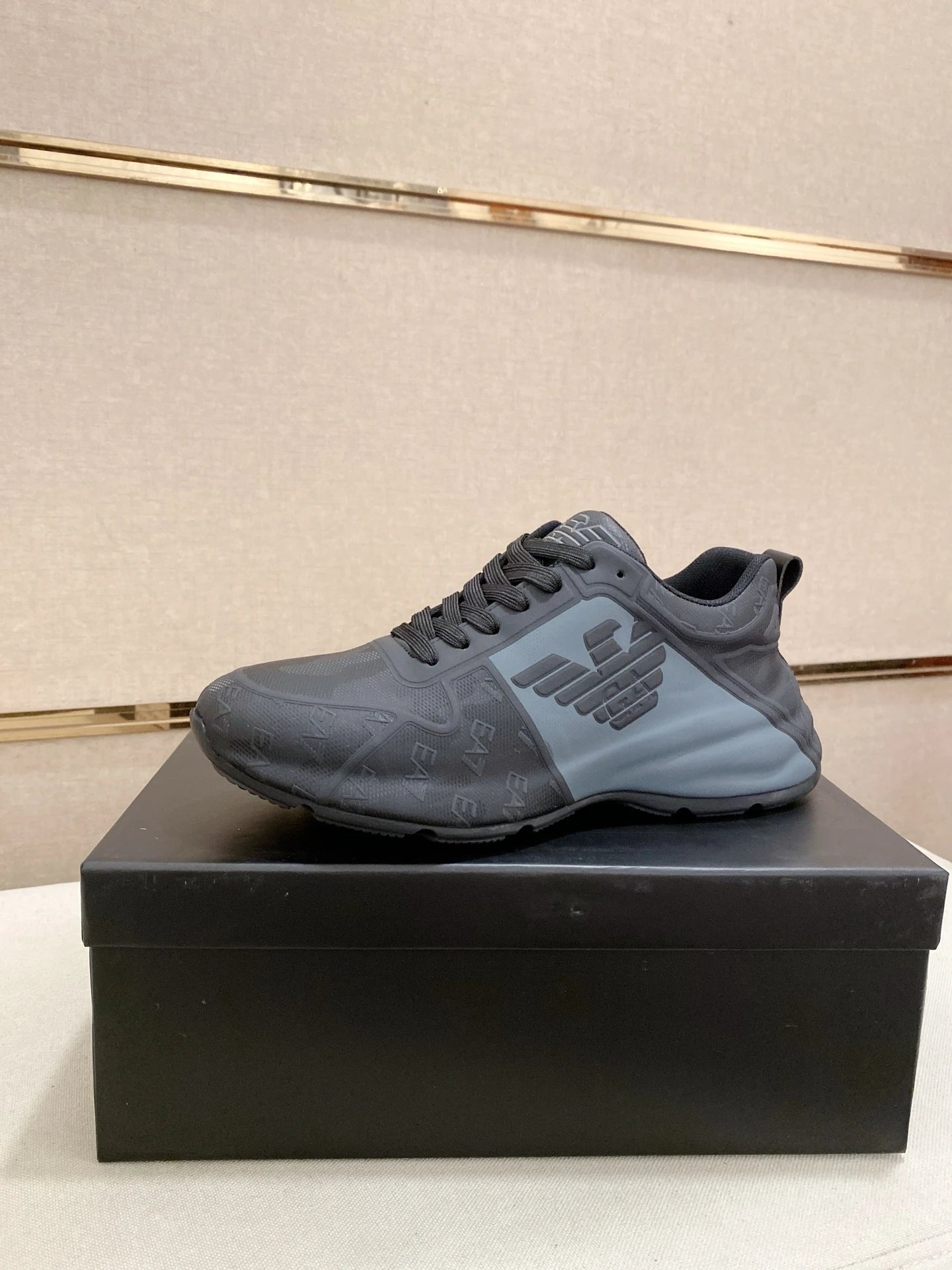 EA7 Emporio Armani Gekko Runner Black Grey