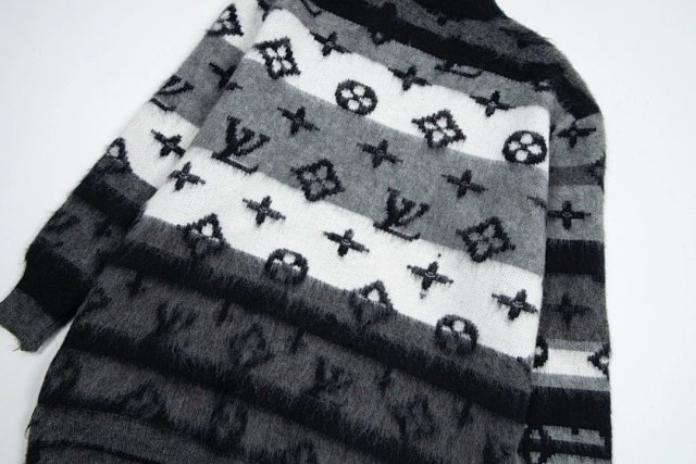 Louis Vuitton sweater: seller detail photo 4