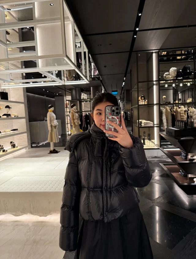 Moncler Down Jackets Hooded puffer with flap chest pocket product detail image 6