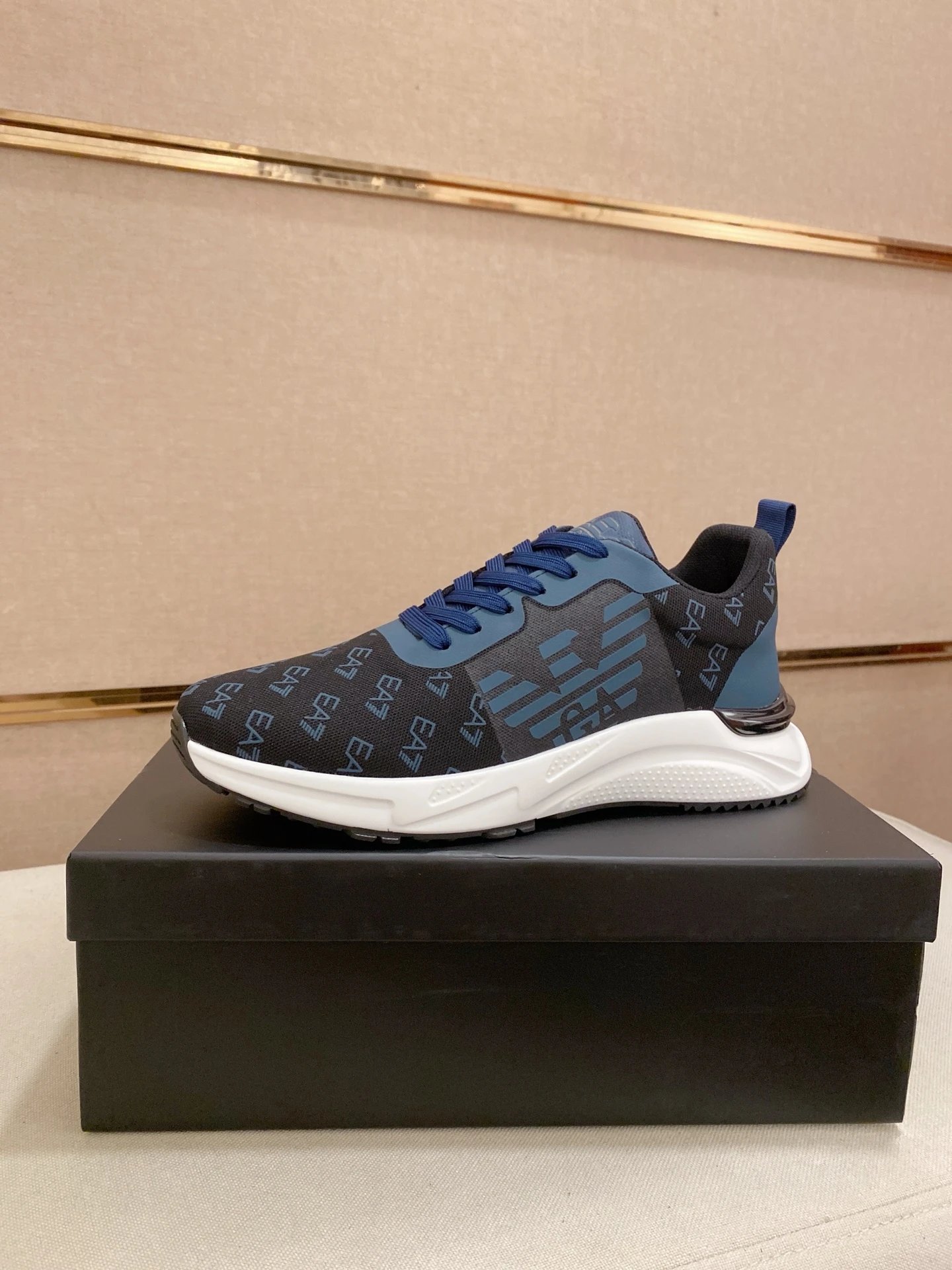 EA7 Emporio Armani Eagle Runner Blue Monogram