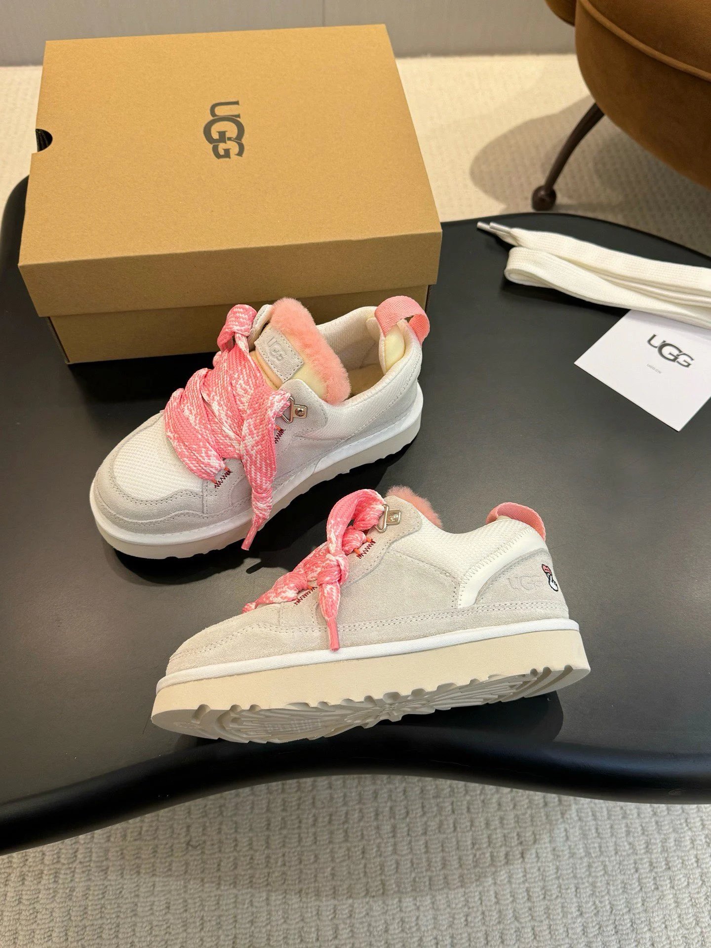 UGG Lowmel Sneaker White Pink Shearling