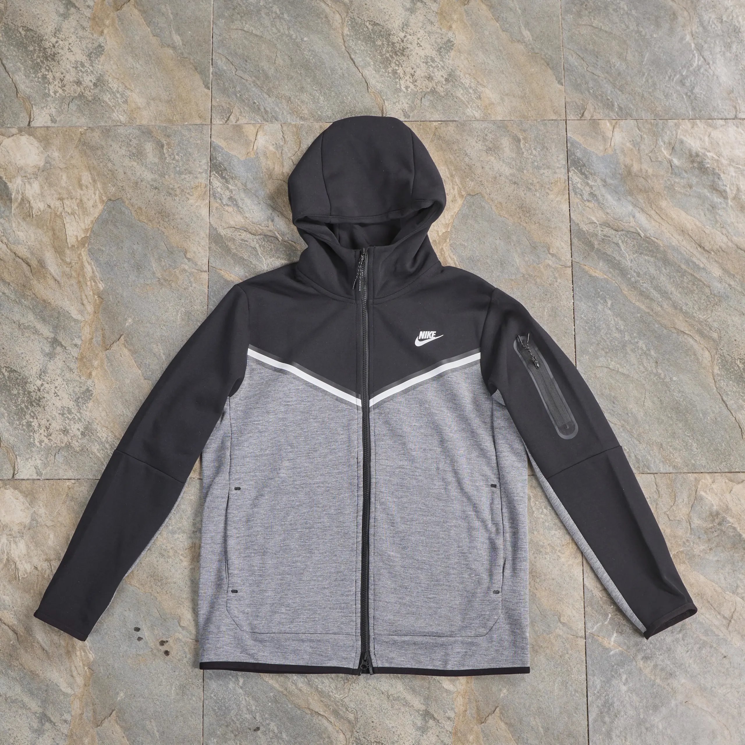 黑拼深灰（全袖）上衣