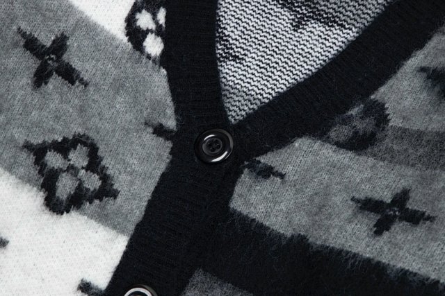 Louis Vuitton sweater: seller detail photo 6