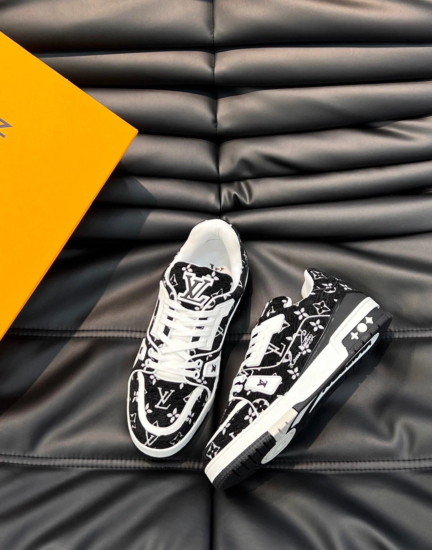 Louis Vuitton Trainer Green Monogram Sneakers - 4