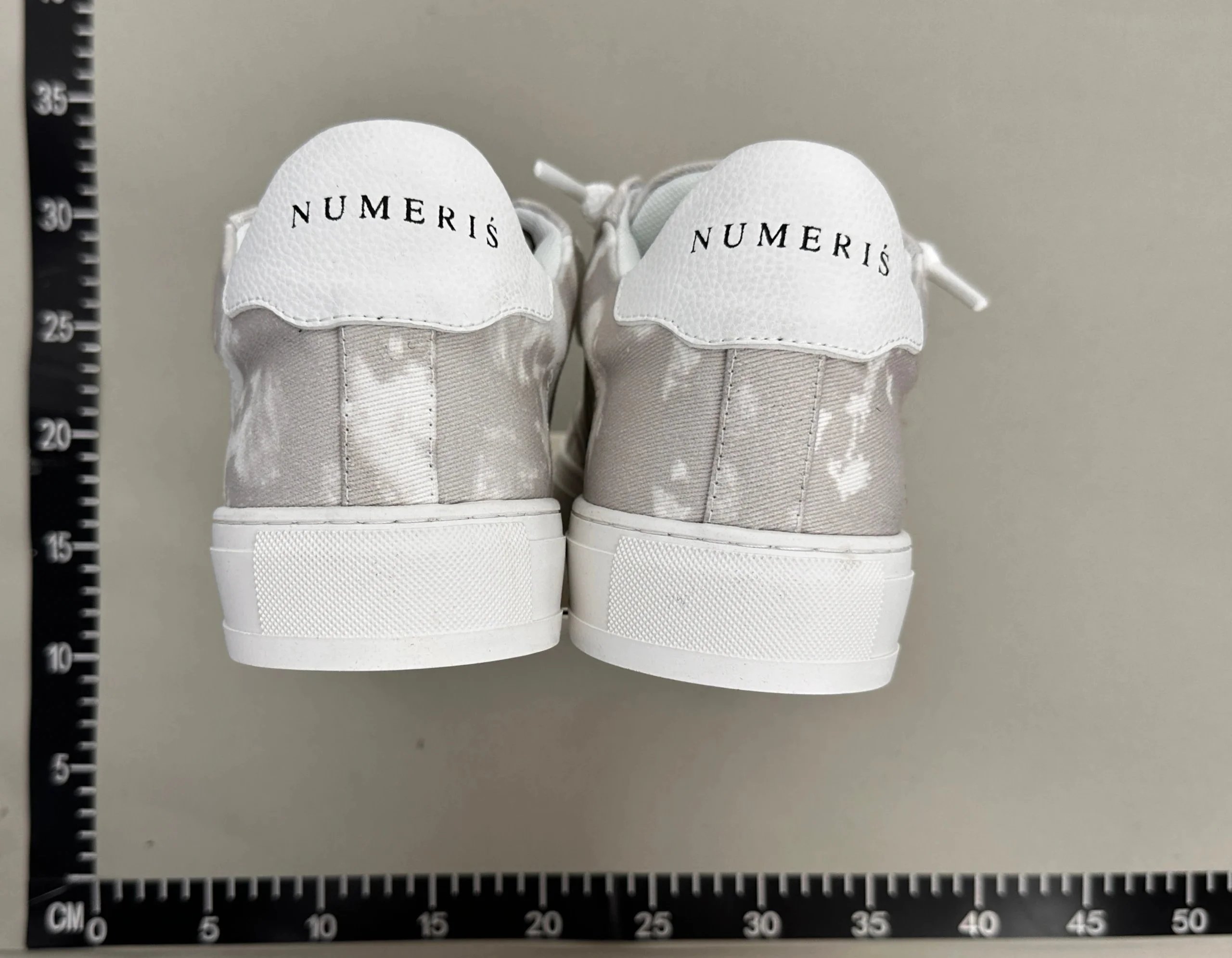Design Denim-Style Sneakers with Pink Laces Black / White - 7