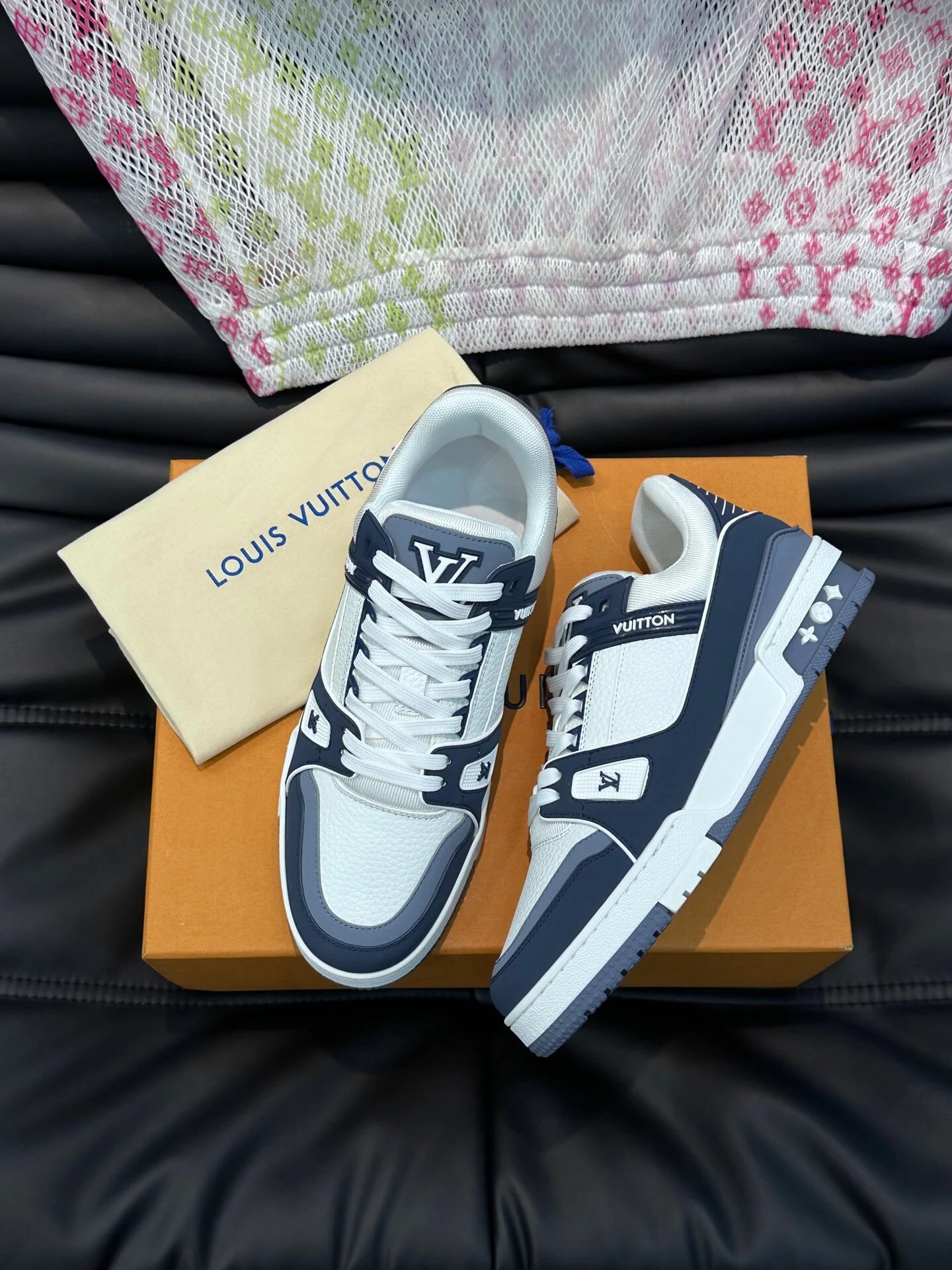 Louis Vuitton Trainer White Navy Blue