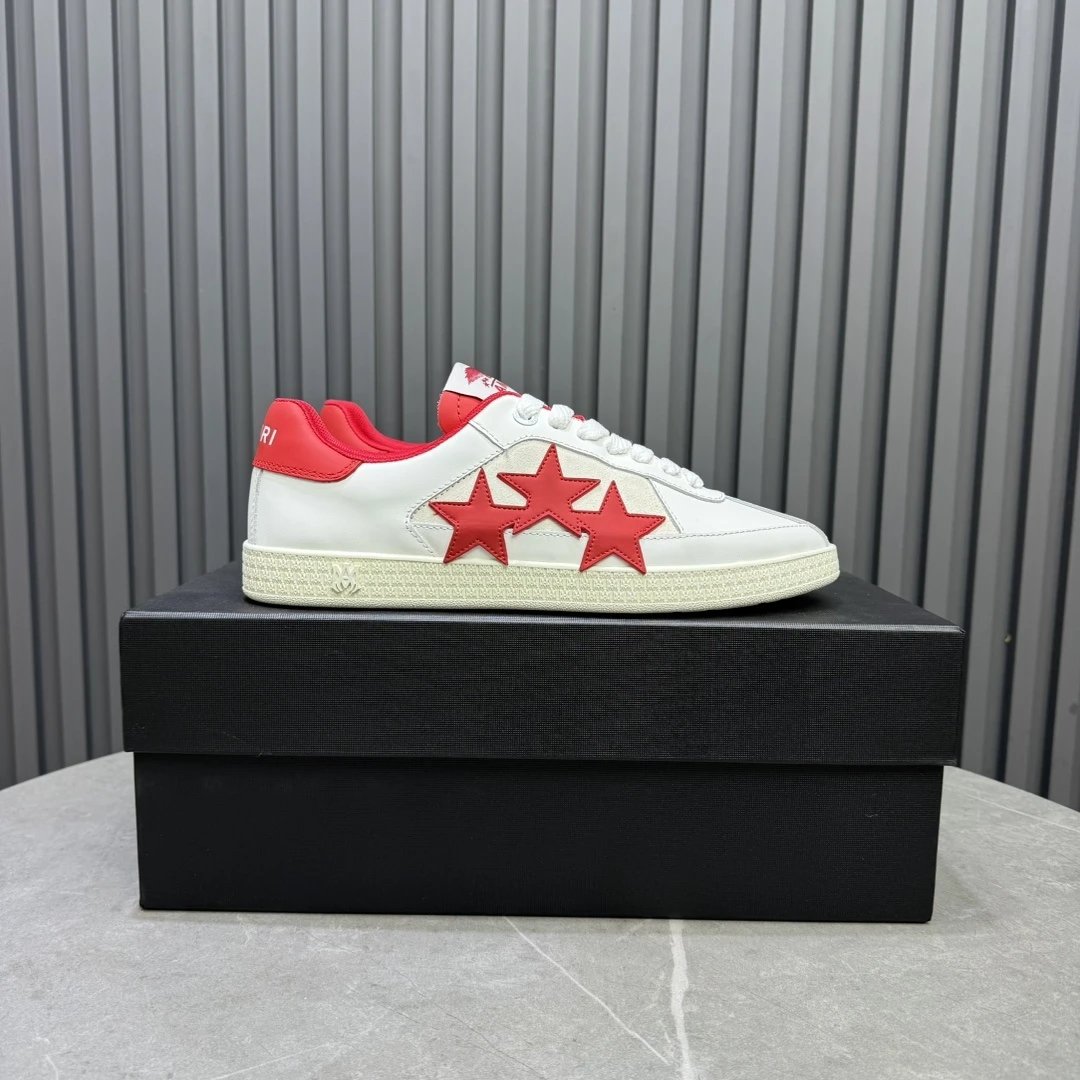 Design Star-Embellished Low-Top Sneakers in Pastel Blue and Beige - 5