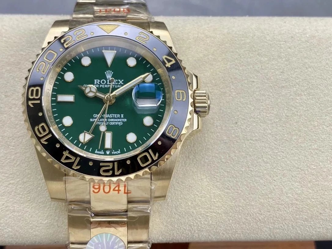 Full Gold Case · Green Dial 3-Link Steel Band
