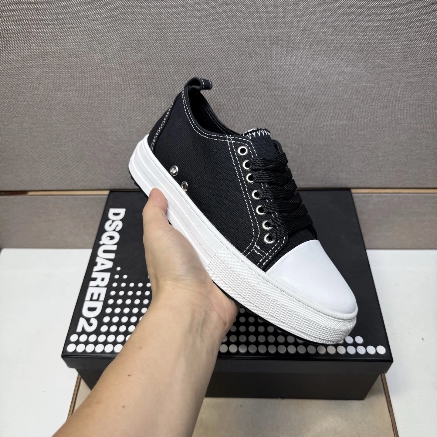 Dsquared2 Logo-Embellished Chunky Sneakers White Brown Gold - 3