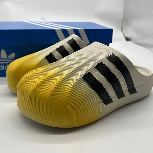 Adidas Slippers Ribbed Three-Stripe Slide product detail image 12