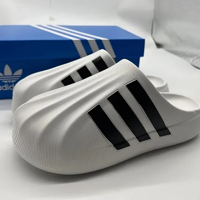 Adidas Slippers Ribbed Three-Stripe Slide product detail image 14