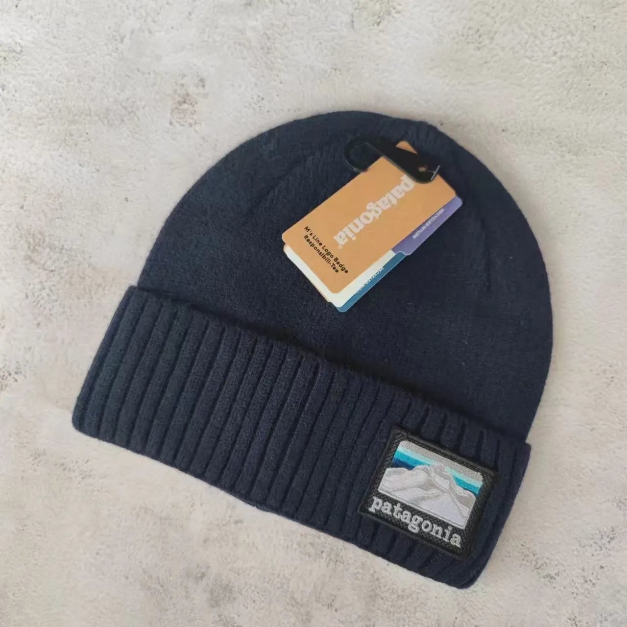 Patagonia M's Line Logo Badge Beanie Gray - 4