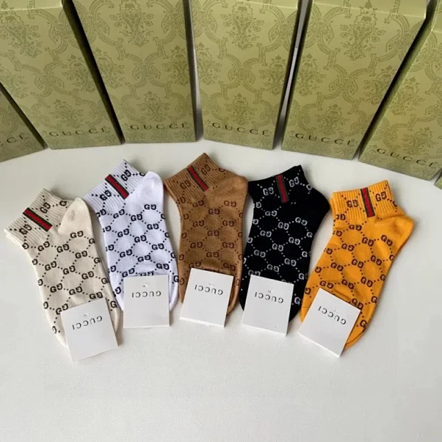 Louis Vuitton Socks Logo Knit Crew product detail image 5