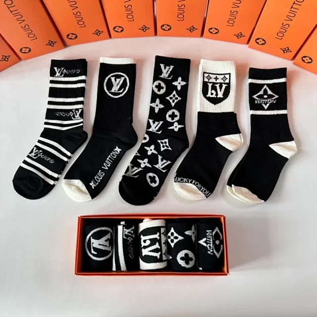 Louis Vuitton Socks Logo Knit Crew product detail image 9