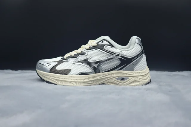 Mizuno Sneakers Athletic product detail image 5