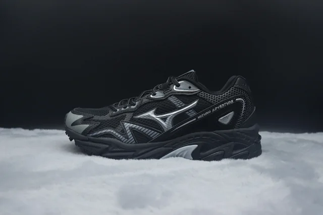 Mizuno Sneakers Athletic product detail image 12