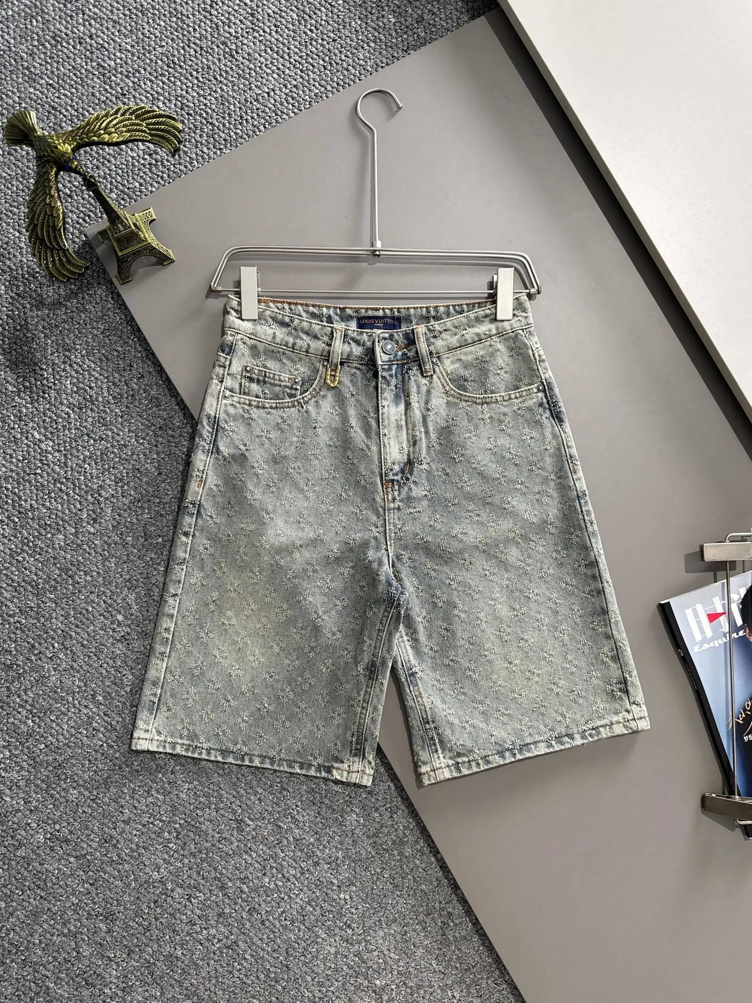 Louis Vuitton Shorts Denim — 22