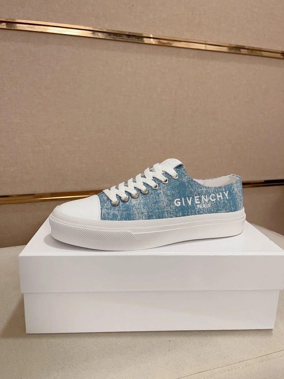 Givenchy Urban Street Sneakers Black White Grid Logo Sneakers Chunky Sneakers - 11