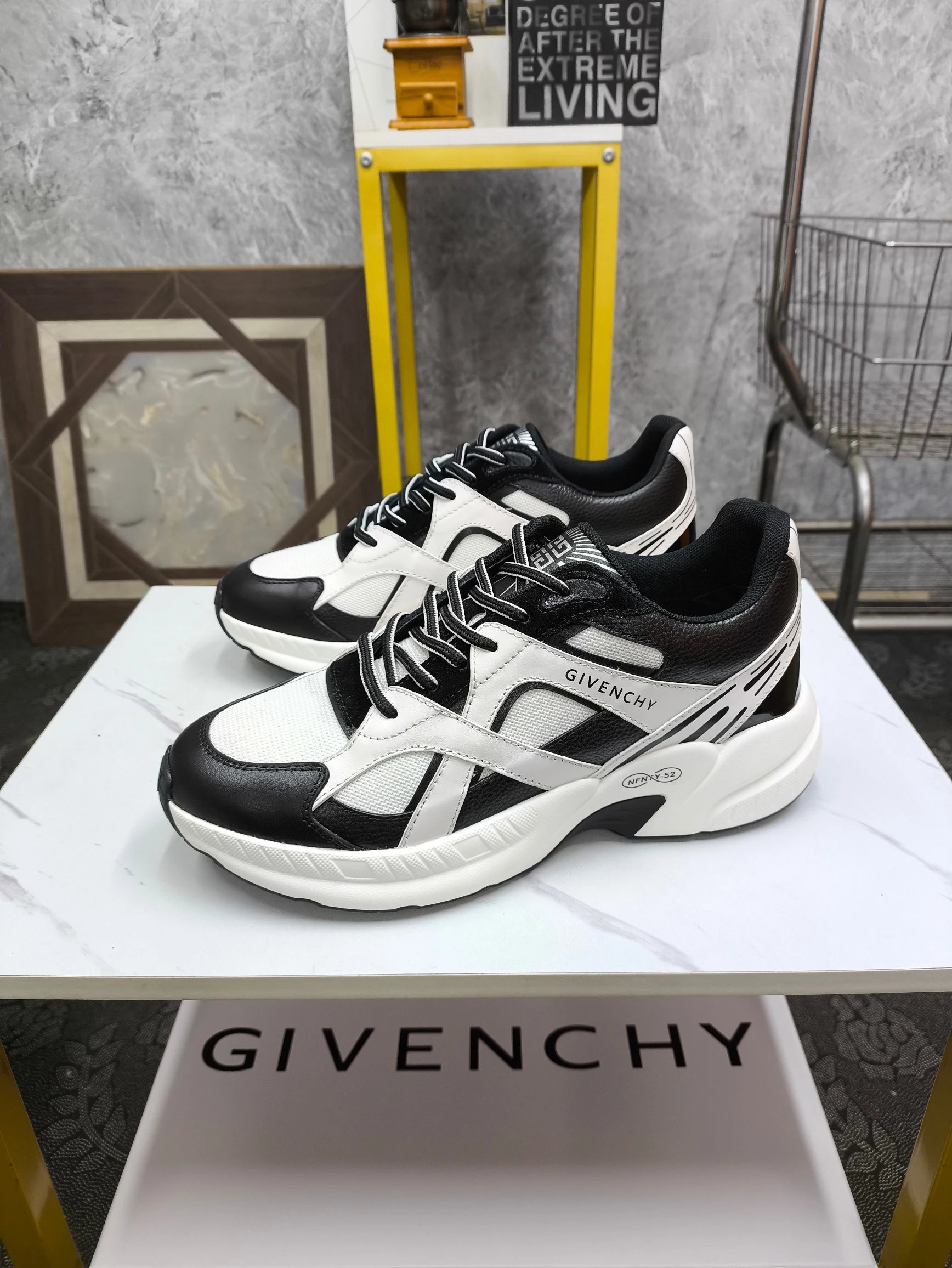 Givenchy Urban Street Sneakers Black White Grid Logo Sneakers Chunky Sneakers - 16